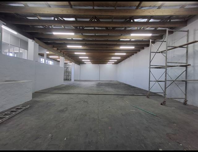 1,085M² WAREHOUSE FOR SALE IN BRAELYN INDUSTRIAL